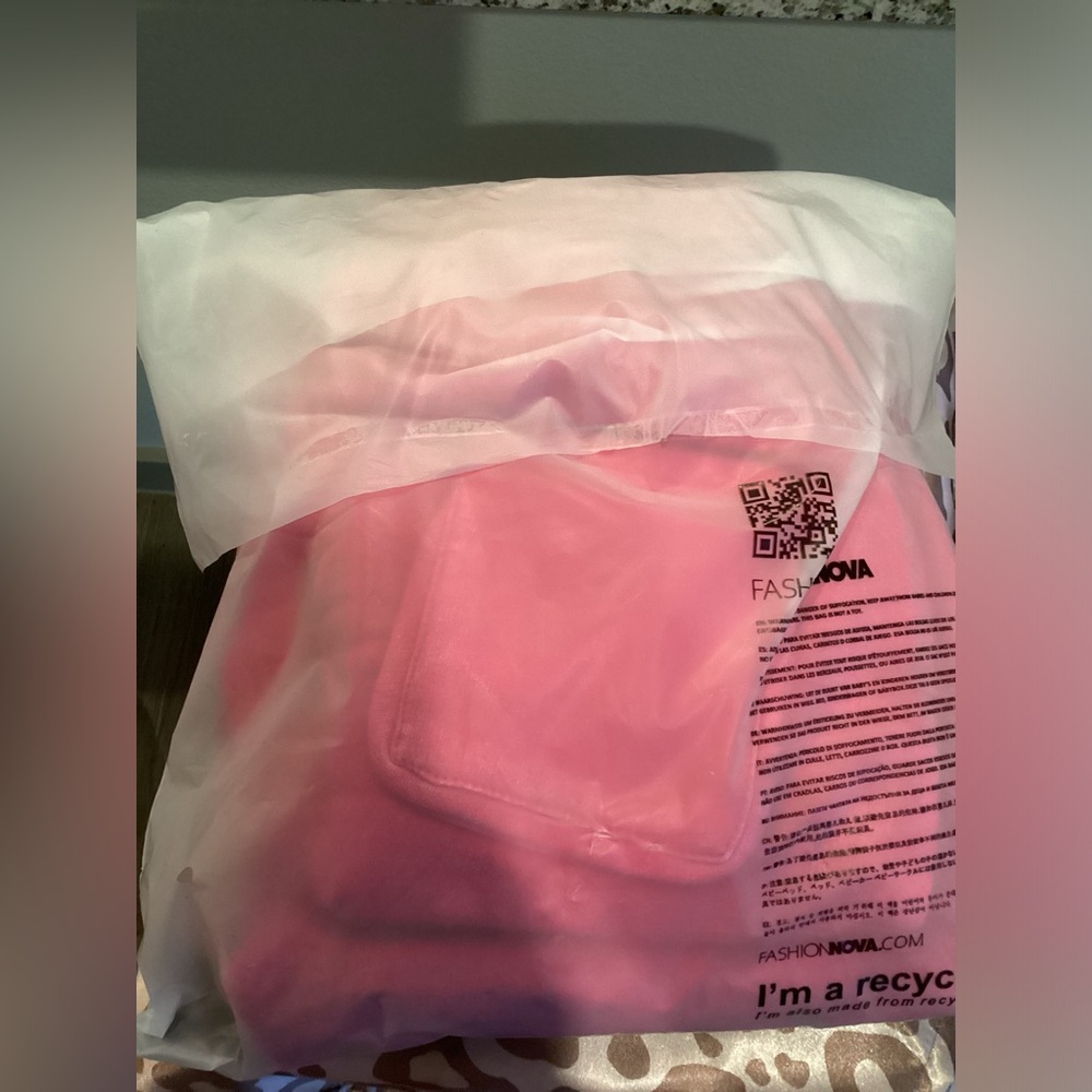 Fashion Nova 2-Piece Expensive & Difficult Acid Washed Pink Fleece Set - XS - BN - Picture 4 of 8